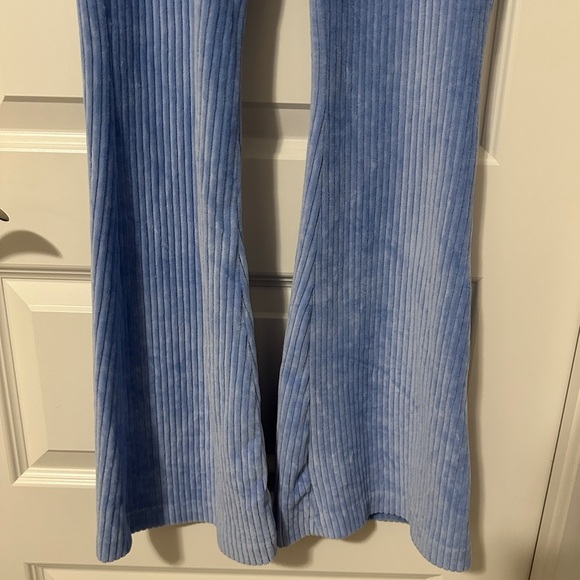 Aerie Groove On Velour Blue Ribbed Flare High Waisted Pants Size Small Womens - Picture 4 of 12